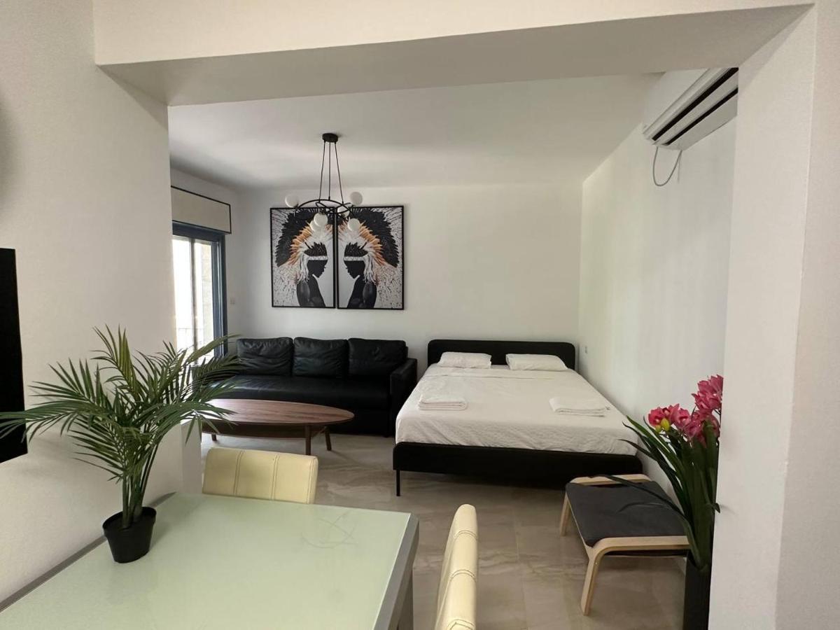 Fisharent Luxury Royal Park Apartment