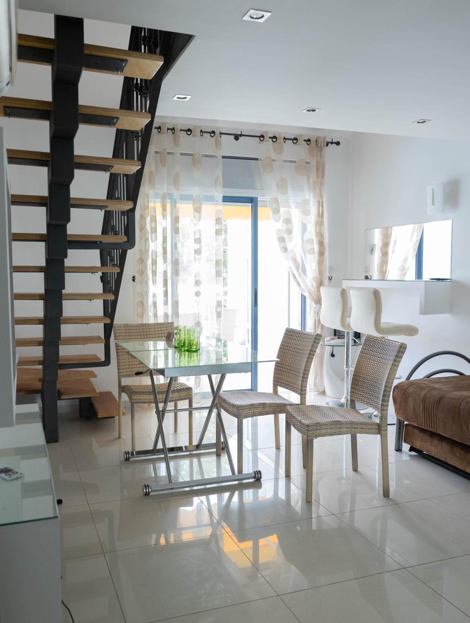 Fisharent Luxury Royal Park Apartment *